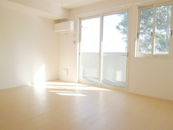 クローカスNIIZA Aの物件内観写真